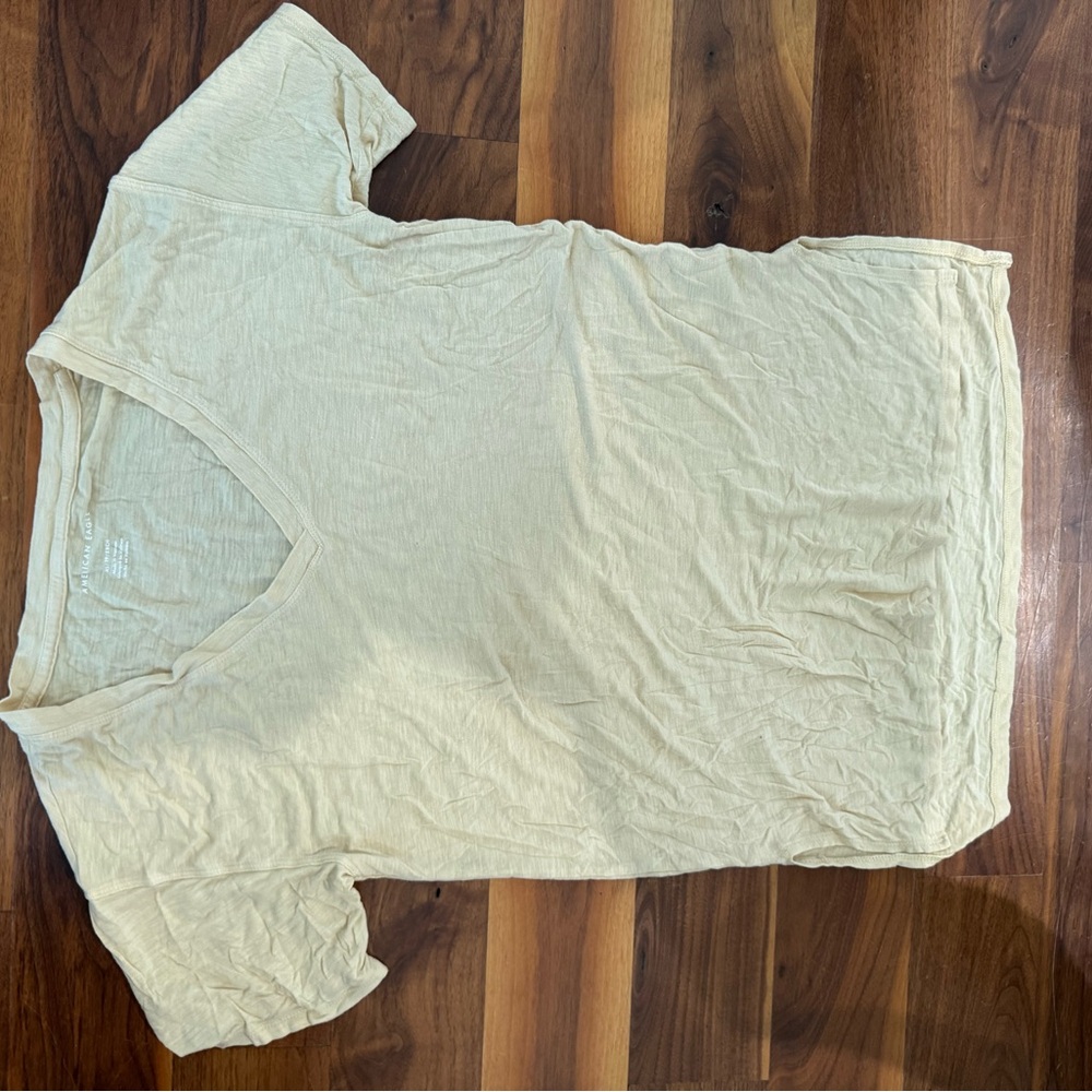 American Eagle Outfitters Cream Short Sleeve Tee